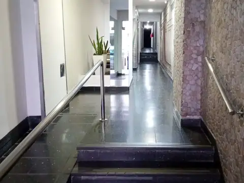 ALQUILER 2 AMB. EXCELENTE UBICACIÓN*. BAJAS EXPENSAS. LAVADERO CON PILETA. 2 PLACARES GRANDES.