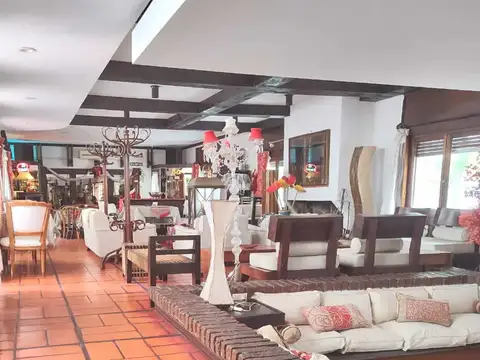 Hotel en Venta 70 años