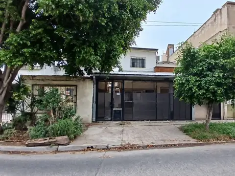 Casa - Venta - Argentina, Tres de Febrero - BELGRANO 3479