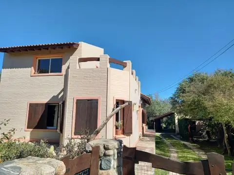 Casa 5 ambientes con 2 baños