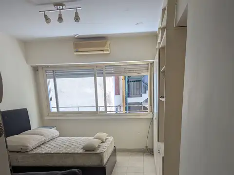 Venta  Monoambiente lateral luminoso Ortiz de Ocampo al 2500