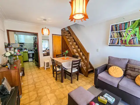 Dúplex 2 amb. con balcón- Apto credito - A metros del mar - Miramar