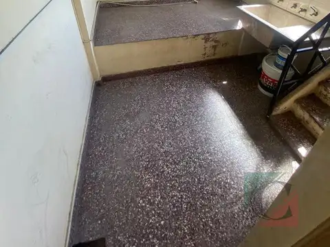 Depto Tipo Casa en Venta 40 años