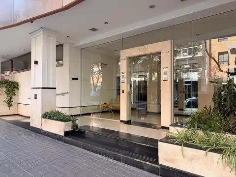 Dúplex de 3 dormitorios con cochera doble en venta en Caballito.