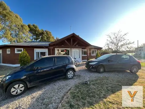 Casa en venta - 2 Dormitorios 2 Baños 1 Cochera - 800Mts2 - Bahía Blanca