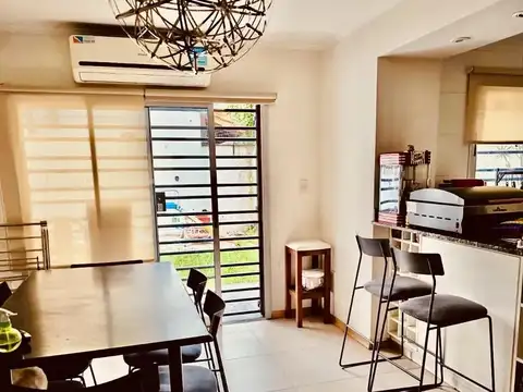 Casa 6 ambientes con 3 baños