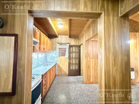 Casa a la venta  de 4 ambientes en Bernal