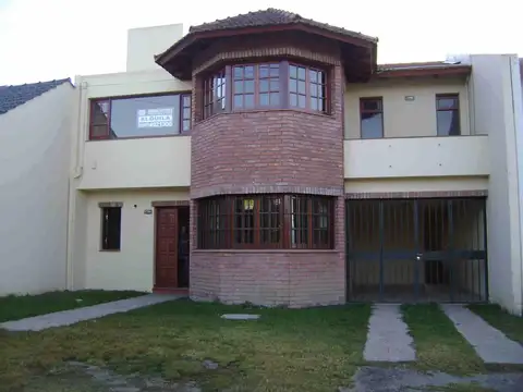 Exc Casa 4 Dor Vta Bcon/qcho/gge Cervantes 2700 G. Bourg