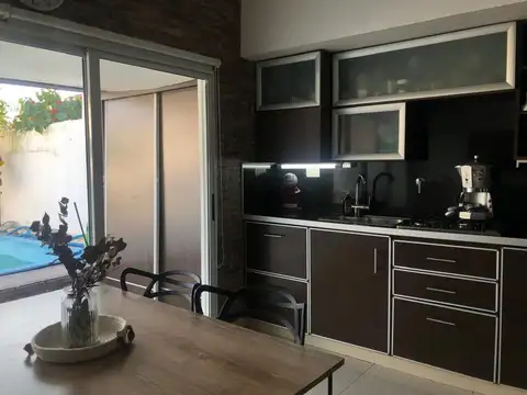 VENTA CASA MORON NORTE PILETA