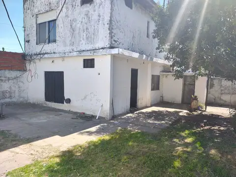 Depto Tipo Casa en Alquiler de 5 ambientes