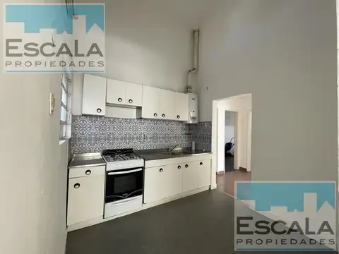 CASA DE 3 DORM CON COCHERA, JARDIN Y QUINCHO EN VENTA/ALQUILER