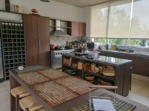 Casa 5 ambientes con 5 baños