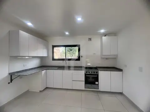 Casa 3 ambientes con 2 baños