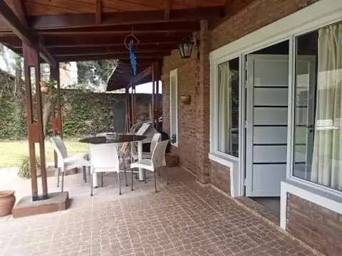 Casa 3 ambientes con 1 baño