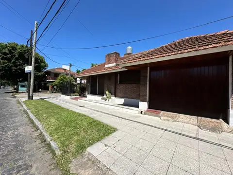 Casa en Venta en Adrogue, USD 185.000