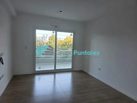 Departamento 2 ambientes con balcon en Canning Center