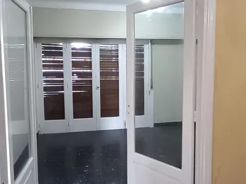 Departamento tipo casa en alquiler en Parque Avellaneda