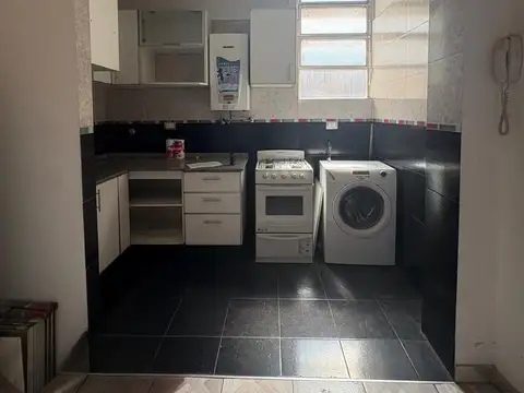 Av. Corrientes 2500, Piso 1