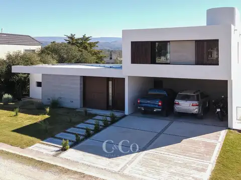 Casa en Venta en Carlos Paz Golf, USD 370.000