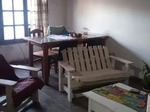 Casa 4 ambientes con 1 baño