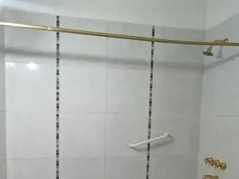 Casa 6 ambientes con 3 baños