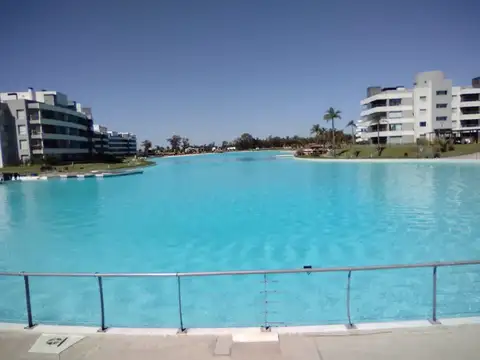 Venta de Casa 4 AMB. en Lagoon Pilar 100