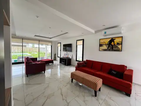Casa en Venta con 1 cochera