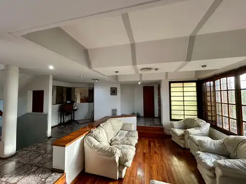 VENTA CASA 6 AMBIENTES M CORONADO PILETA Y COCHERA