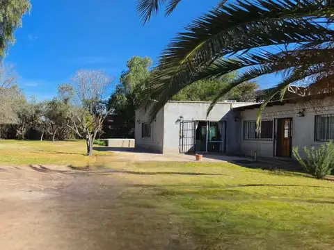 Casa en Venta con 3 cocheras