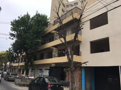 amplio 2 ambientes a estrenar a metros de Juan B justo