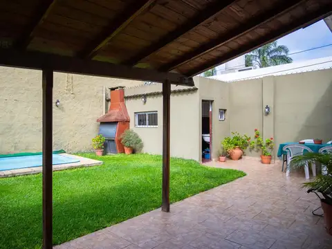Venta de Casa 3 ambientes en Haedo Norte.