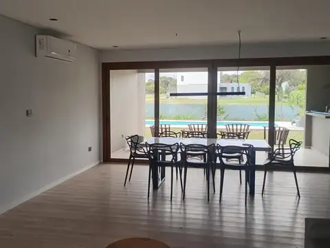 Casa de categoria amoblada en el Country Valle del Golf.