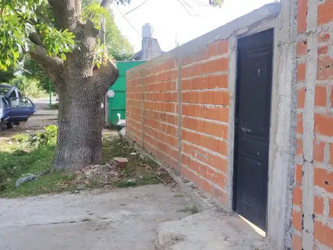 112 e/ 3 y 5 Punta Lara, Ensenada.