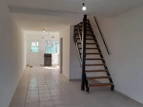 Depto Tipo Casa en Venta en La Lonja, USD 95.000