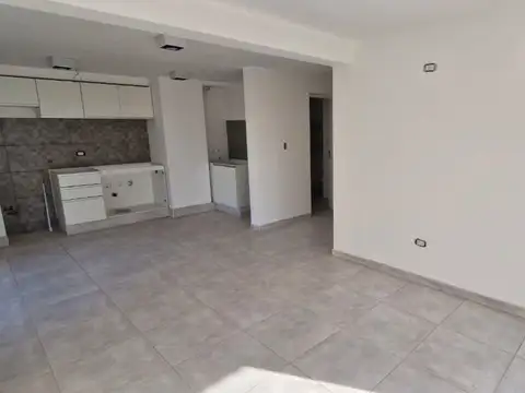 Departamento 6 ambientes con 2 baños