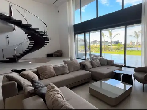 Casa en venta en Terralagos Canning