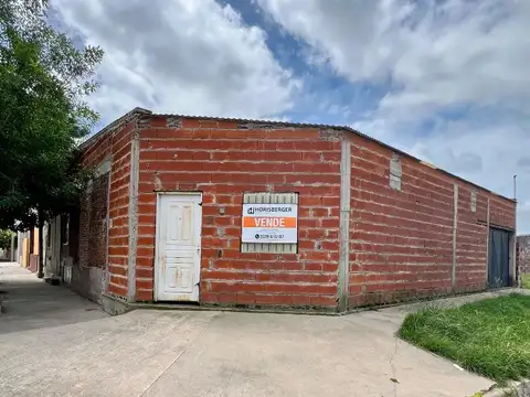 TRES DEPARTAMENTOS + LOCAL (EN CONSTRUCCION) - VENTA - BARADERO