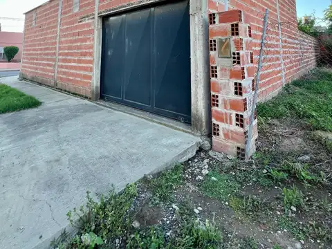 TRES DEPARTAMENTOS + LOCAL (EN CONSTRUCCION) - VENTA - BARADERO