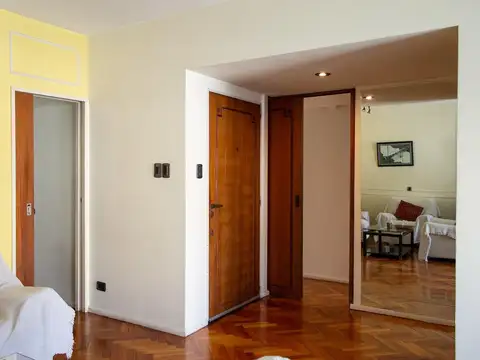 SEMIPISO DE TRES AMBIENTES- ESCRITORIO Y DEPENDENCIA