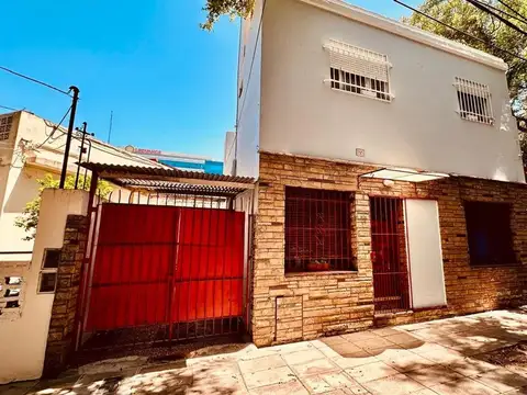 Esteban Echeverria 300