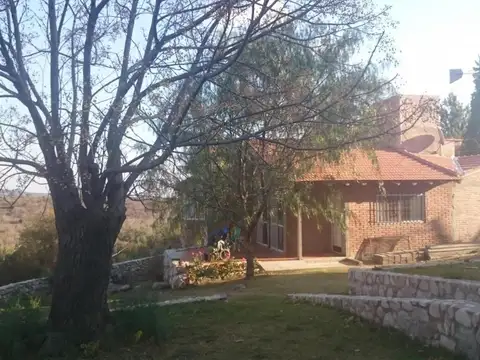 Casa en venta - 4 Dormitorios 2 Baños - Córdoba