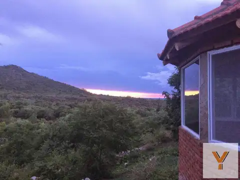 Casa en venta - 4 Dormitorios 2 Baños - Córdoba