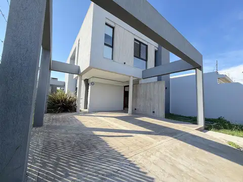 Casa en Alquiler al Norte