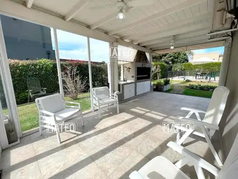 Casa 4 ambientes con 4 baños