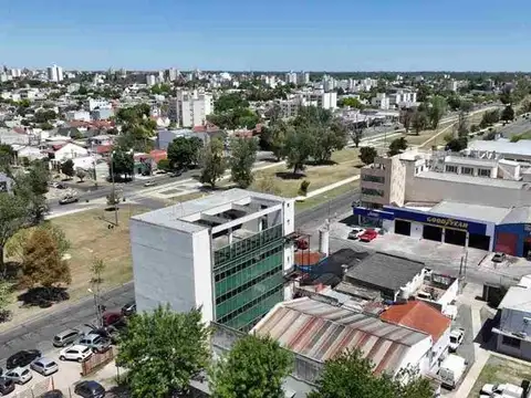 Oficina en venta - 4 Plantas - 9 Baños - 900Mts2 - La Plata