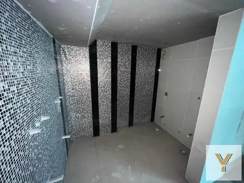 Oficina en venta - 4 Plantas - 9 Baños - 900Mts2 - La Plata
