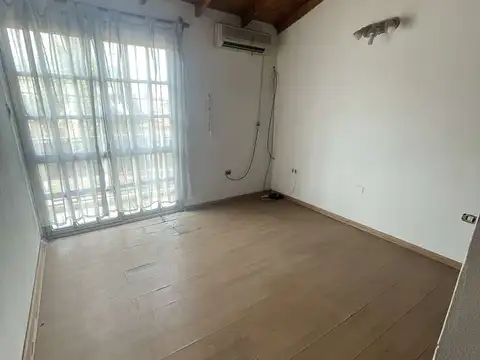 DUPLEX EN VENTA MORON