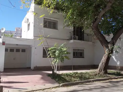 Casa en alquiler comercial o vivienda en Ciudad