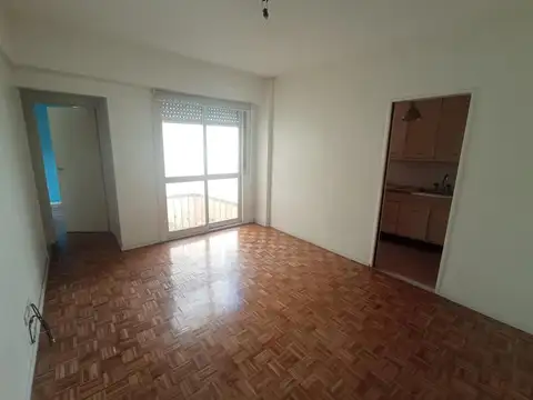 Muy lindo 2 ambientes lleno de luz. Excelente ubicación
