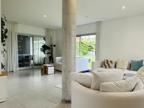 Casa en Venta con 1 cochera